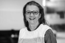 Paula Hammerskog i bild, kvinna